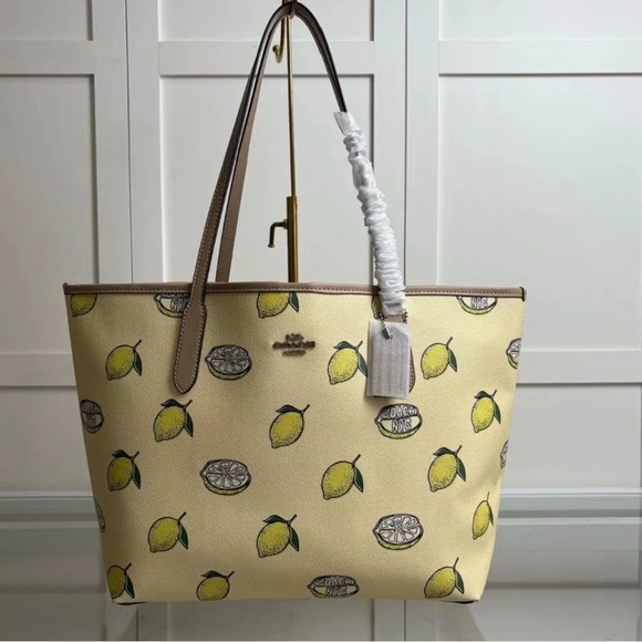 Coach Leather Tote in Classic - Picture 1 of 6